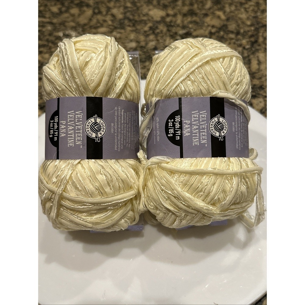 Loops & Threads Velveteen Soft Cream‎ #19008 100 yards LOT of 2 Skeins